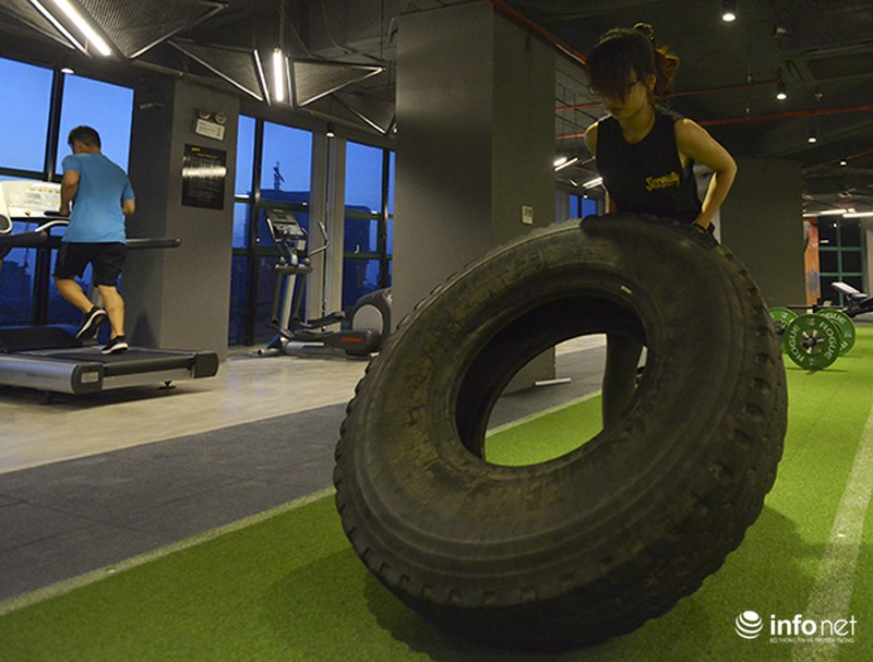 Độc đáo những bài tập Gym lạ chưa từng có ở Hà Nội - ảnh 1