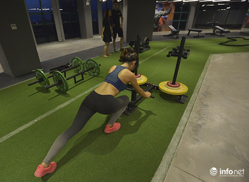 Độc đáo những bài tập Gym lạ chưa từng có ở Hà Nội - ảnh 2