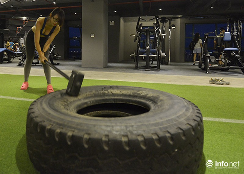 Độc đáo những bài tập Gym lạ chưa từng có ở Hà Nội - ảnh 3