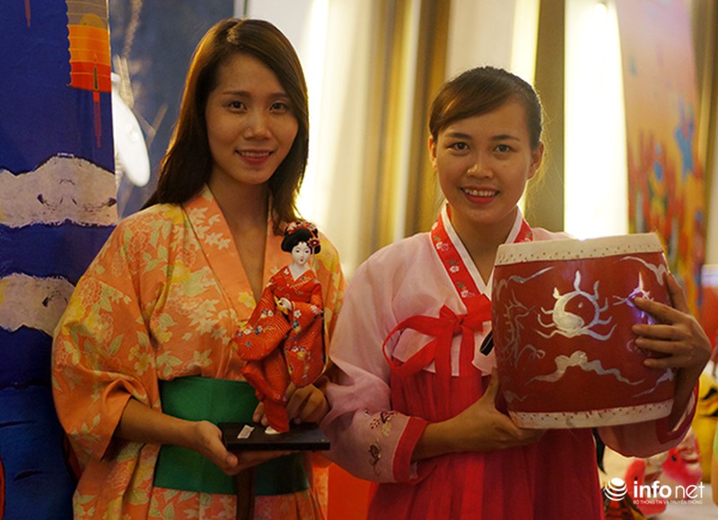 Đồ chơi Trung thu các nước châu Á giữa lòng Hà Nội - ảnh 8