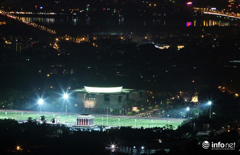 Ngắm Hà Nội lung linh lúc lên đèn - ảnh 1