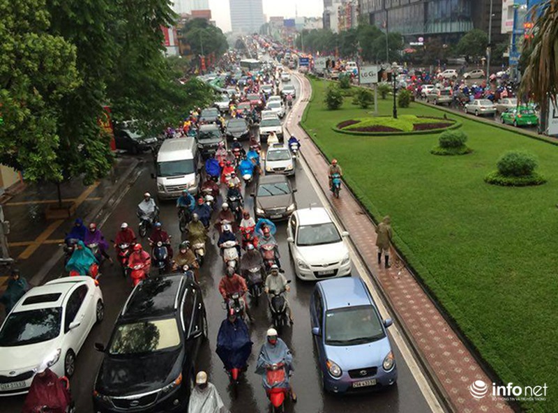 Sáng đầu tuần, người Hà Nội