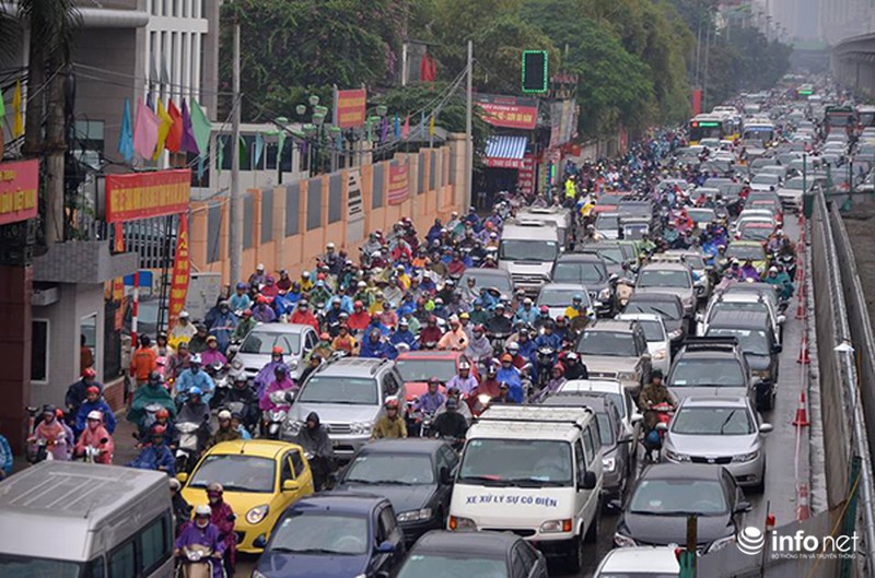 Sáng đầu tuần, người Hà Nội