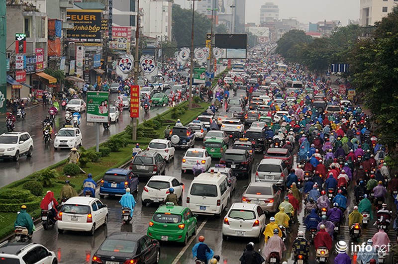 Sáng đầu tuần, người Hà Nội