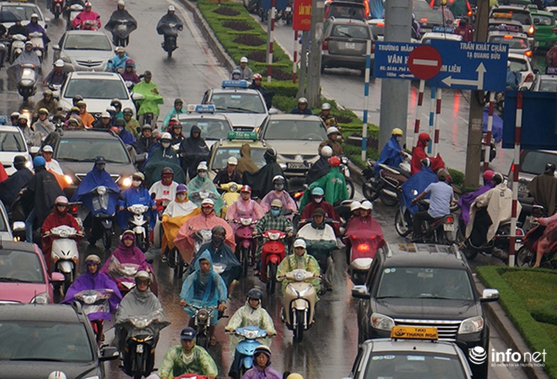 Sáng đầu tuần, người Hà Nội