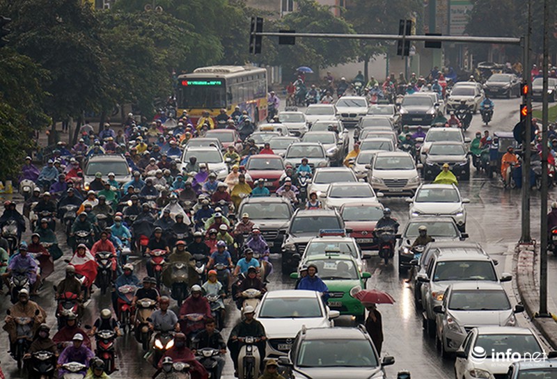 Sáng đầu tuần, người Hà Nội