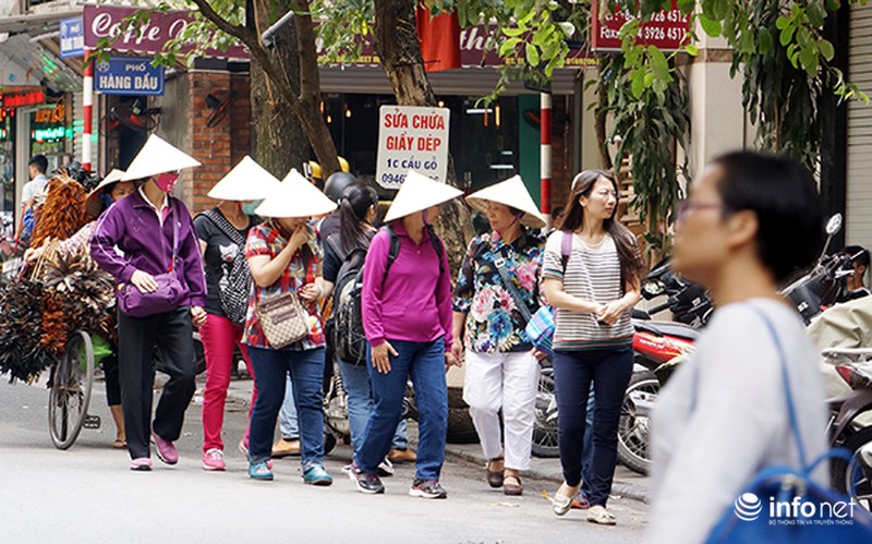 Du khách bị