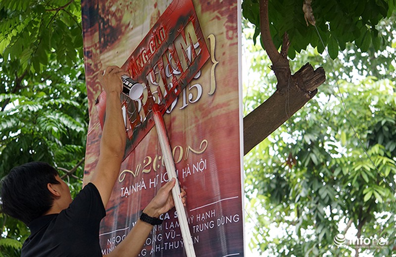 Phun sơn thông báo vi phạm lên panô quảng cáo khắp đường phố Hà Nội - ảnh 3