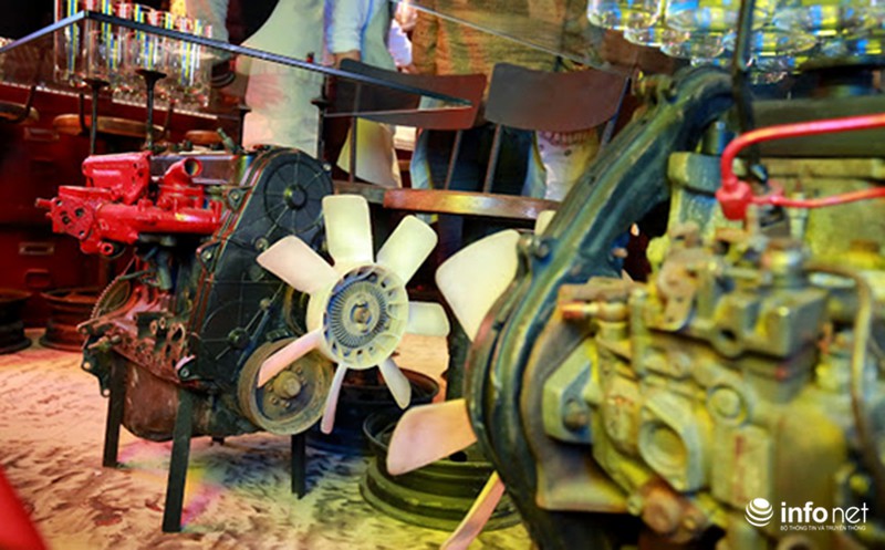 Vào Bar Ô tô vừa khai trương