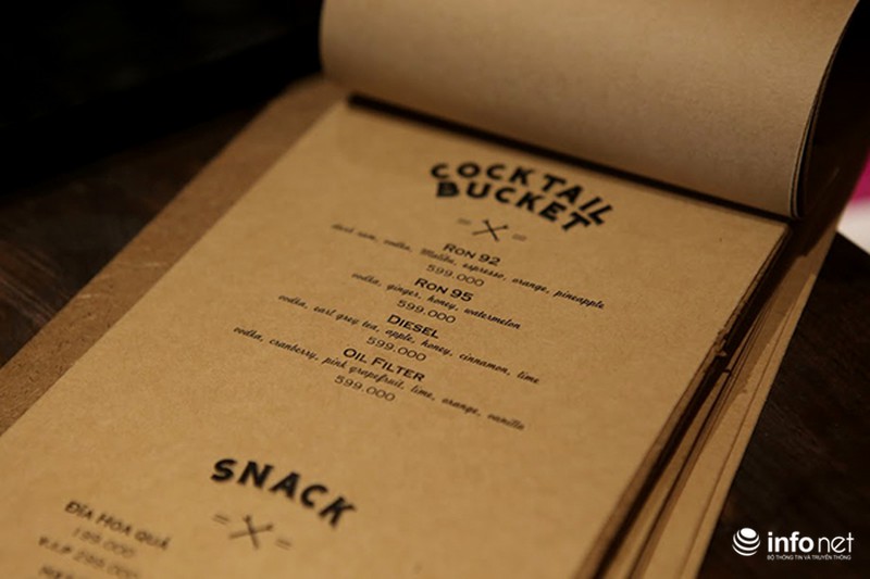 Vào Bar Ô tô vừa khai trương