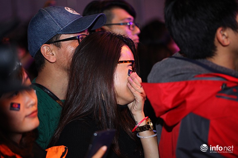 Kẻ khóc, người ngất trong đêm diễn của Trần Lập - ảnh 12