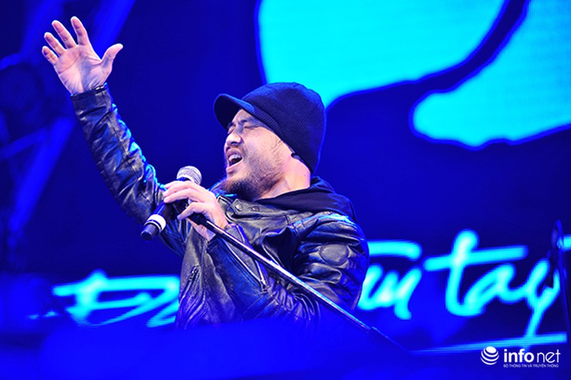 Kẻ khóc, người ngất trong đêm diễn của Trần Lập - ảnh 2