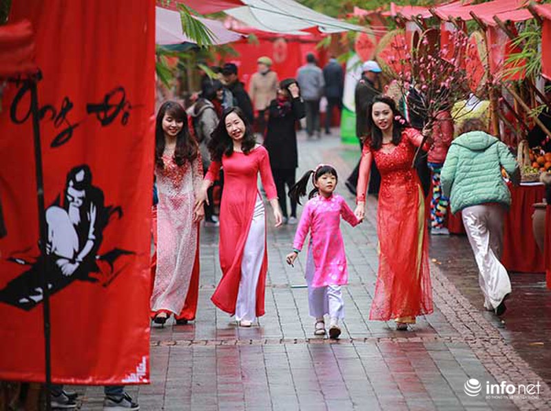 Chợ Tết xưa giữa lòng Hà Nội - ảnh 2