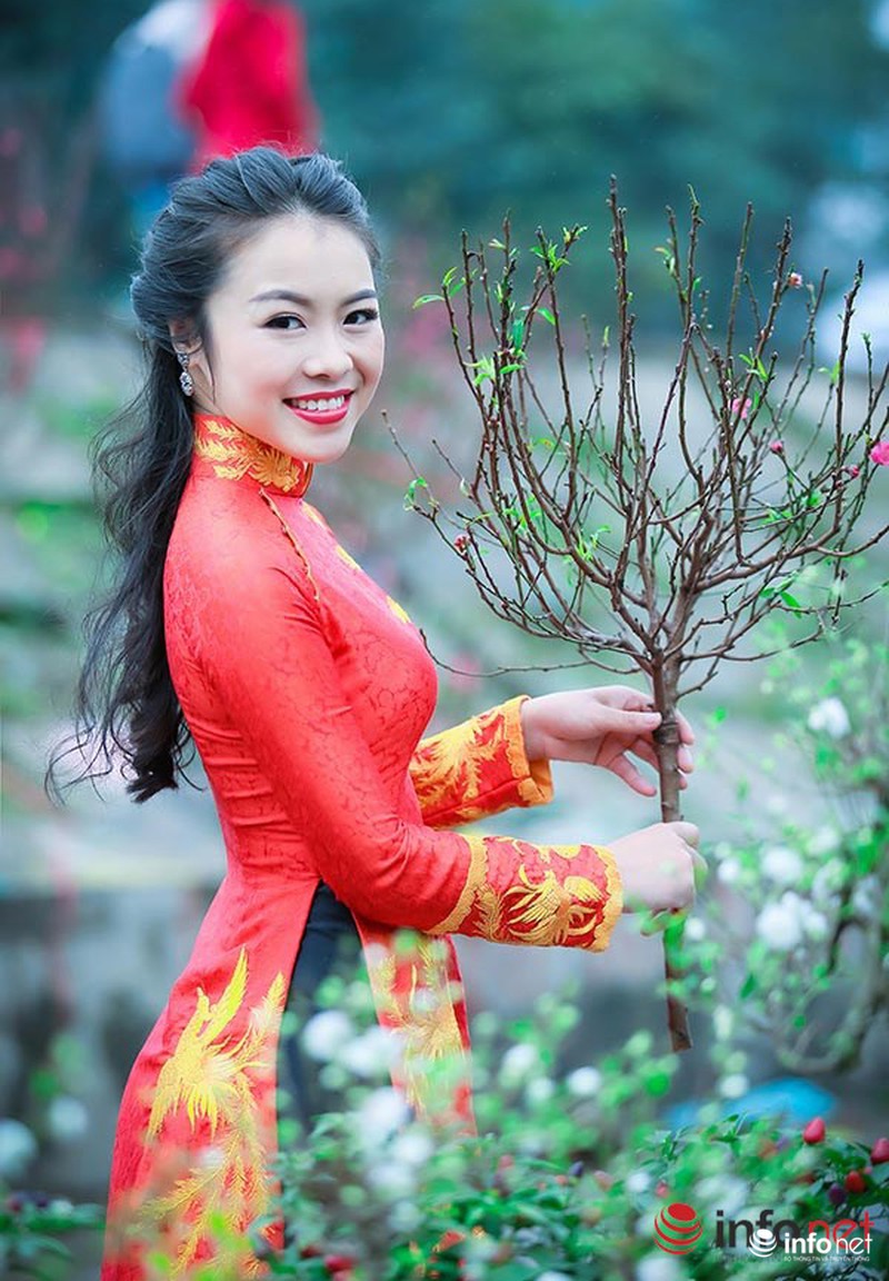 Thiếu nữ Hà Thành đẹp mê hồn trong trang phục truyền thống ngày Tết - ảnh 4