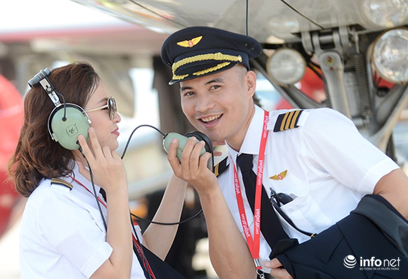 Bộ ảnh cưới độc đáo của nữ phi công xinh đẹp trong ngày 8/3 - ảnh 11