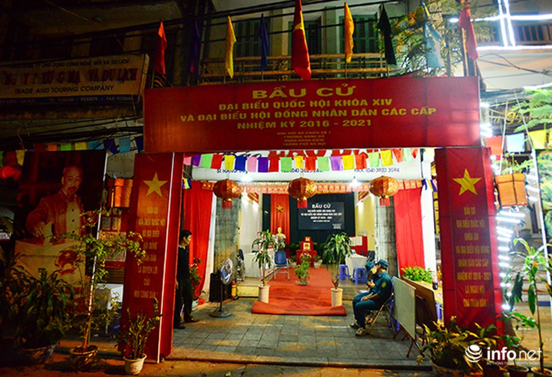 Những người trắng đêm đảm bảo an ninh cho các điểm bầu cử - ảnh 8