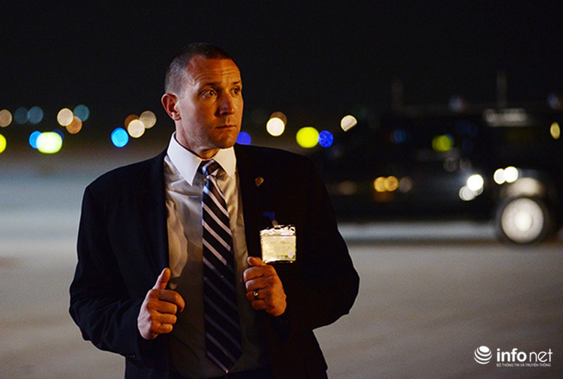 Cận cảnh các mật vụ bảo vệ Tổng thống Obama tại Việt Nam - ảnh 8