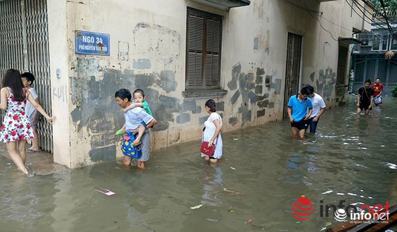 Công ty Thoát nước lý giải nguyên nhân Hà Nội ngập nặng sáng 25/5 - ảnh 1