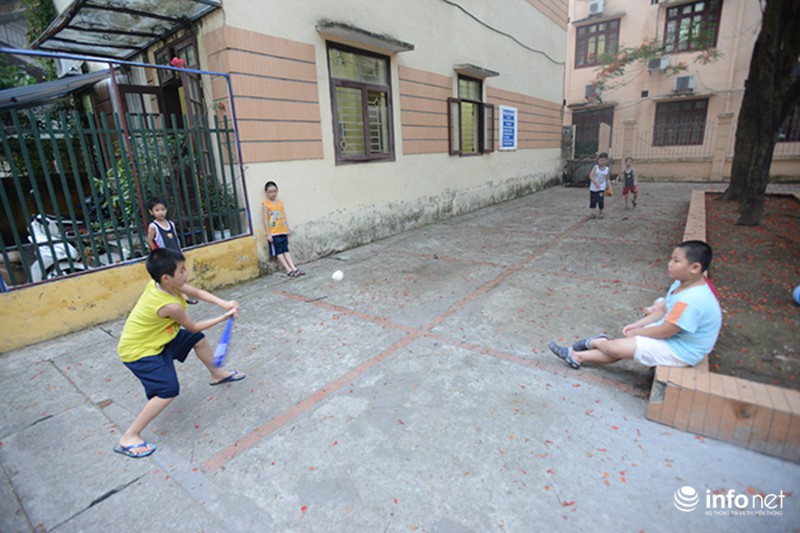 Trẻ em Hà Nội thiếu thốn sân chơi - ảnh 8
