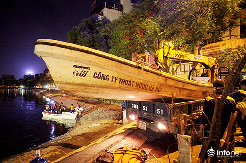 Hé lộ những nghi vấn đầu tiên về nguyên nhân cá chết trắng mặt hồ Hoàng Cầu - ảnh 2