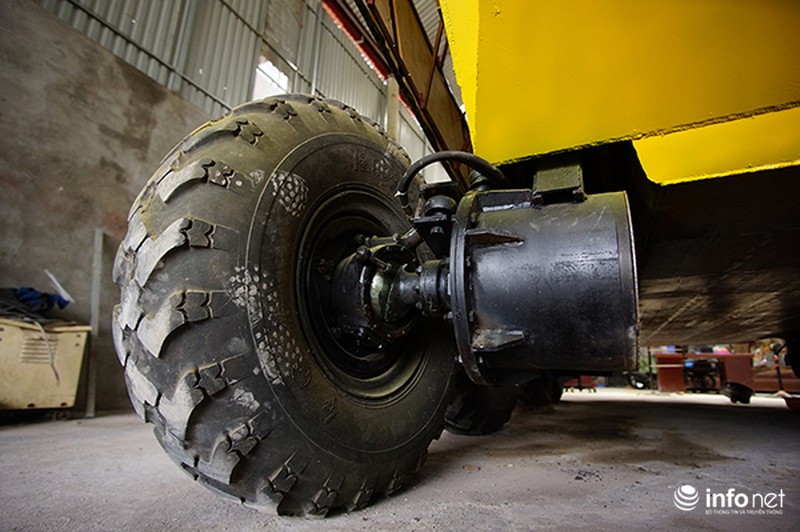 Cận cảnh mẫu xe bọc thép tự chế