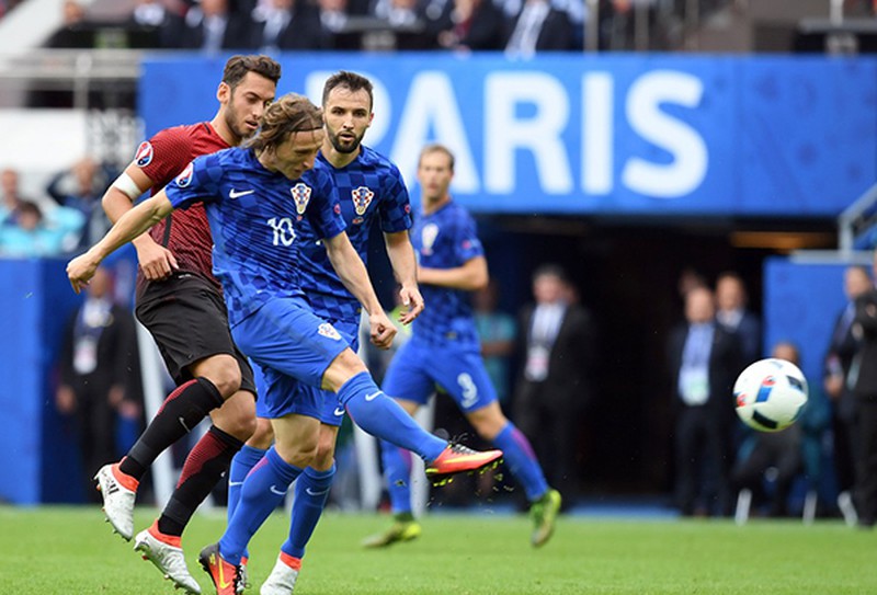 Trận đầu tiên cách biệt 2 bàn dành cho Đức, Ba Lan đánh dấu mốc lịch sử Euro - ảnh 2