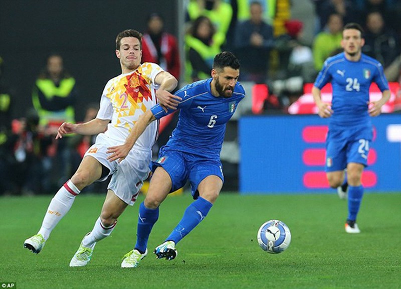 Euro 2016 vòng 1/8: Thảm bại trước Italia, Tây Ban Nha bị truất ngôi vương - ảnh 1