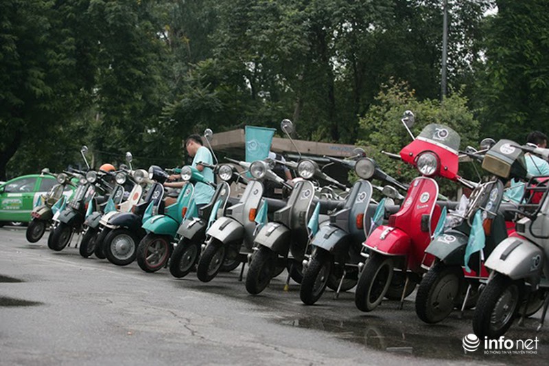 70 năm Vespa: Cận cảnh dàn xe Vespa cổ kim diễu hành tại Hà Nội - ảnh 6