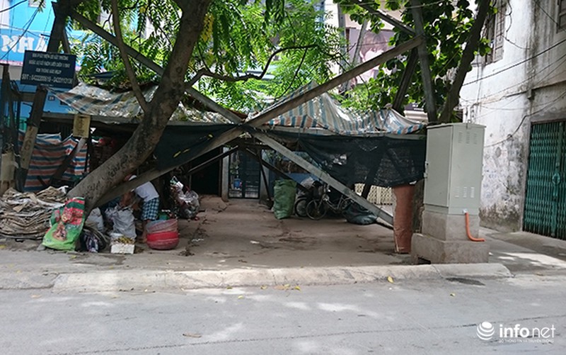 Đùa giỡn tử thần khi mưu sinh dưới chân cột điện cao thế - ảnh 9