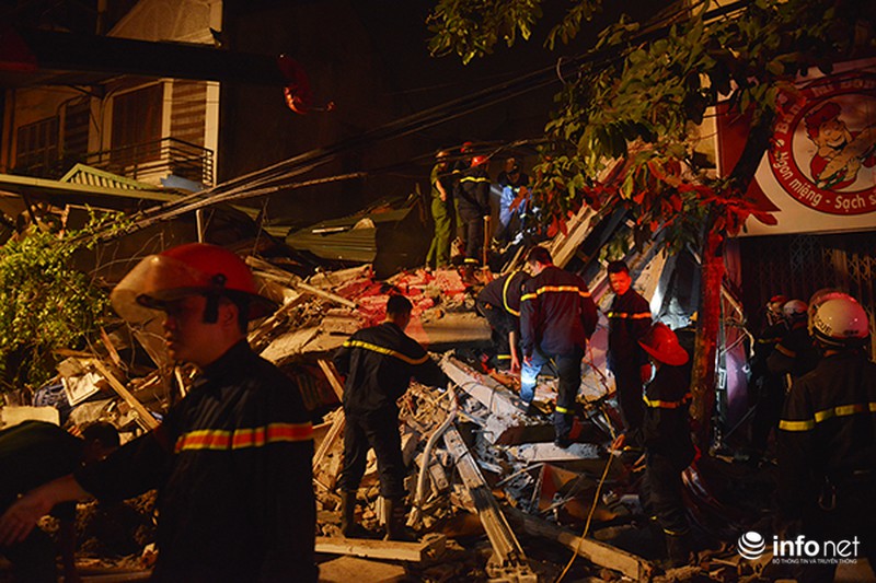 7 giờ làm việc không nghỉ từ nửa đêm giải cứu nạn nhân vụ sập nhà 43 Cửa Bắc - ảnh 1