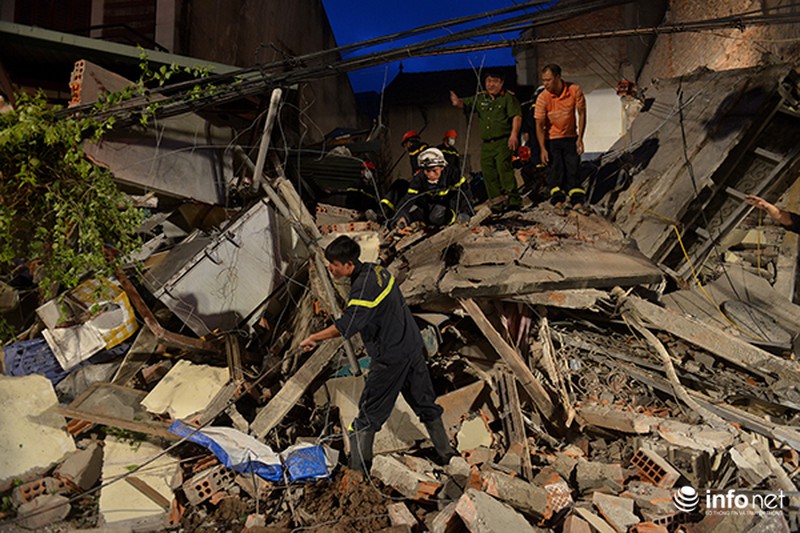 7 giờ làm việc không nghỉ từ nửa đêm giải cứu nạn nhân vụ sập nhà 43 Cửa Bắc - ảnh 7