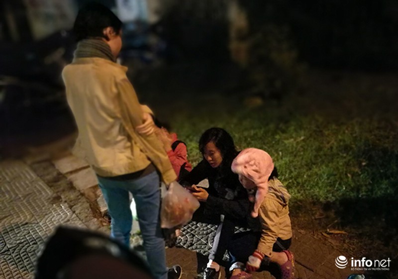 Bạn trẻ đua nhau ra đường