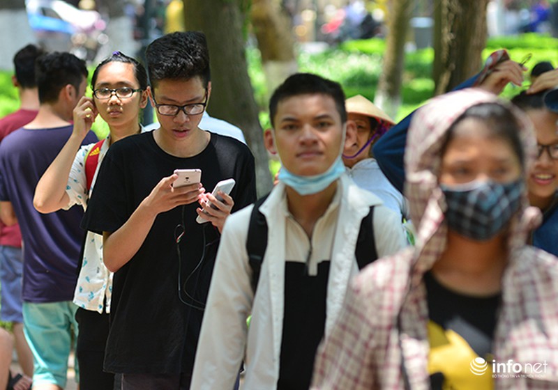 Hà Nội: Nhiều người bị xử phạt vì chơi Pokemon Go - ảnh 7