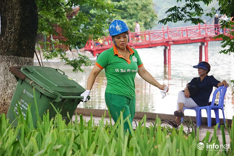 Mới mẻ hình ảnh xe đạp dọn rác ở Thủ đô - ảnh 7