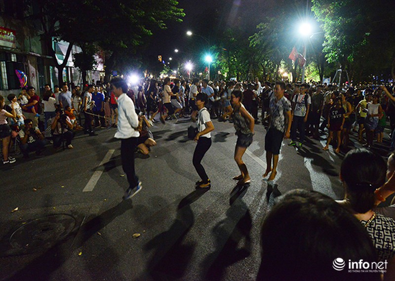 Có một Hồ Gươm rất lạ, đêm qua - ảnh 4