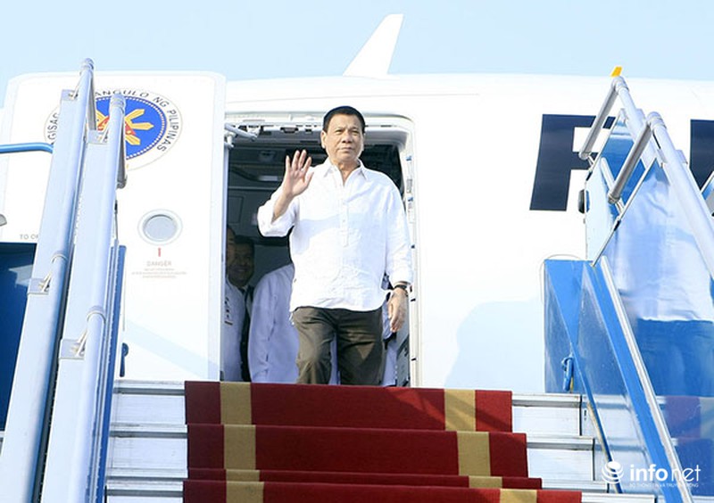 Tổng thống Philippines Duterte chính thức đến Hà Nội - ảnh 1