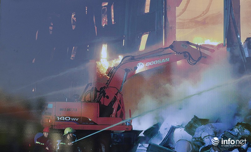 Những hình ảnh cảm động về người lính cứu hỏa và cứu hộ cứu nạn - ảnh 4