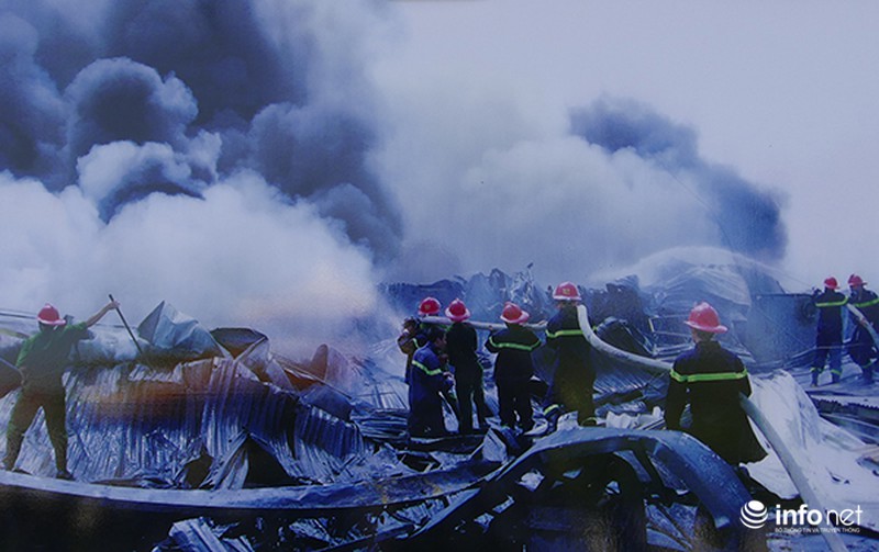 Những hình ảnh cảm động về người lính cứu hỏa và cứu hộ cứu nạn - ảnh 5