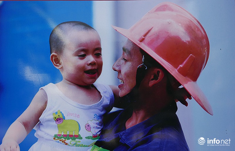 Những hình ảnh cảm động về người lính cứu hỏa và cứu hộ cứu nạn - ảnh 11