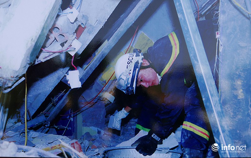 Những hình ảnh cảm động về người lính cứu hỏa và cứu hộ cứu nạn - ảnh 15