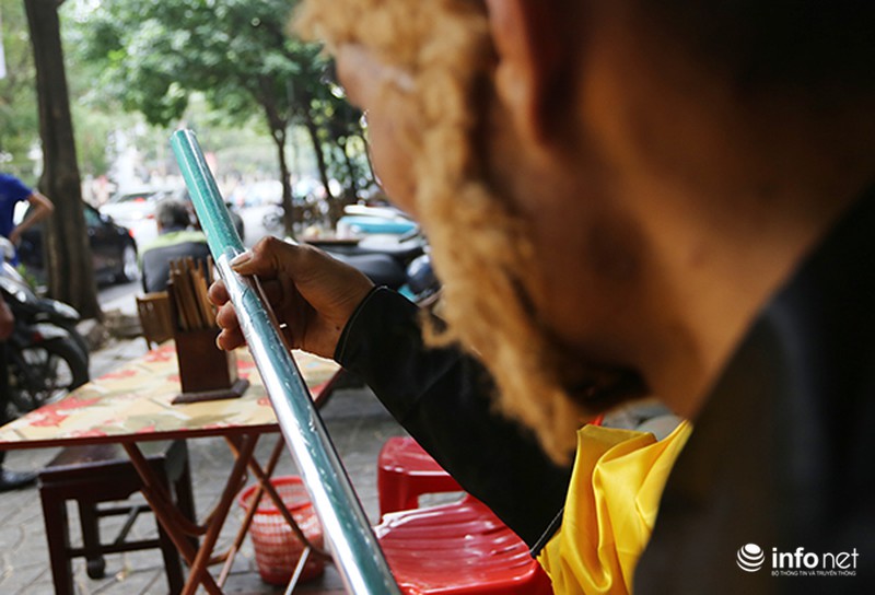 Tôn Ngộ Không múa gậy trên đường phố kiếm hàng chục triệu mỗi tháng - ảnh 3