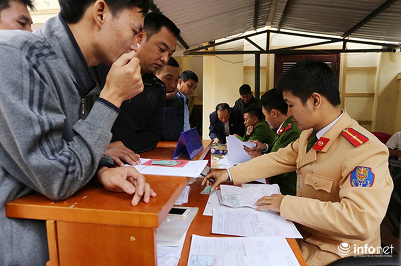 Phát hiện xe gian khi người dân làm sang tên đổi chủ xe máy cũ - ảnh 1