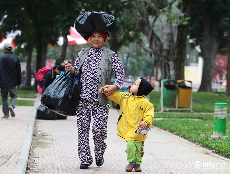 Người nghèo Hà Nội náo nức đi chợ Tết… không đồng - ảnh 10