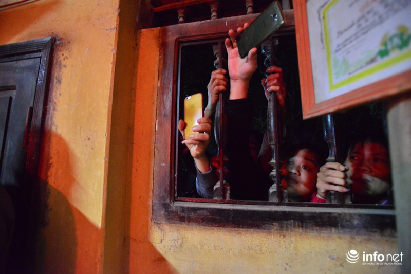 Chen nhau xem cảnh mỗi năm chỉ có 1 lần ở lễ hội Trò Trám - ảnh 10