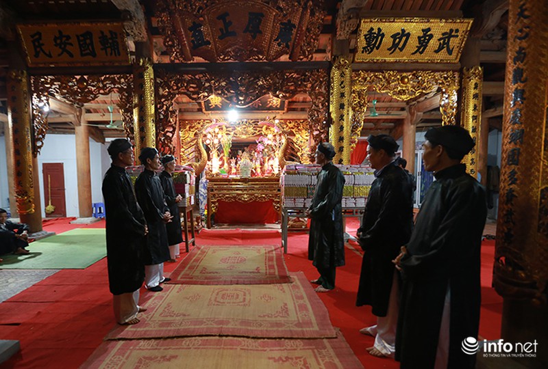 Độc đáo phong tục đầu năm xin lửa về nhà - ảnh 4