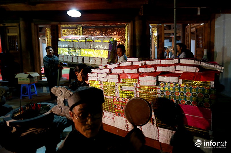 Độc đáo phong tục đầu năm xin lửa về nhà - ảnh 5