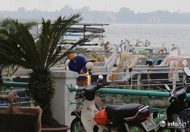 Ngăn đường cưỡng chế các bến tàu Hồ Tây - ảnh 1
