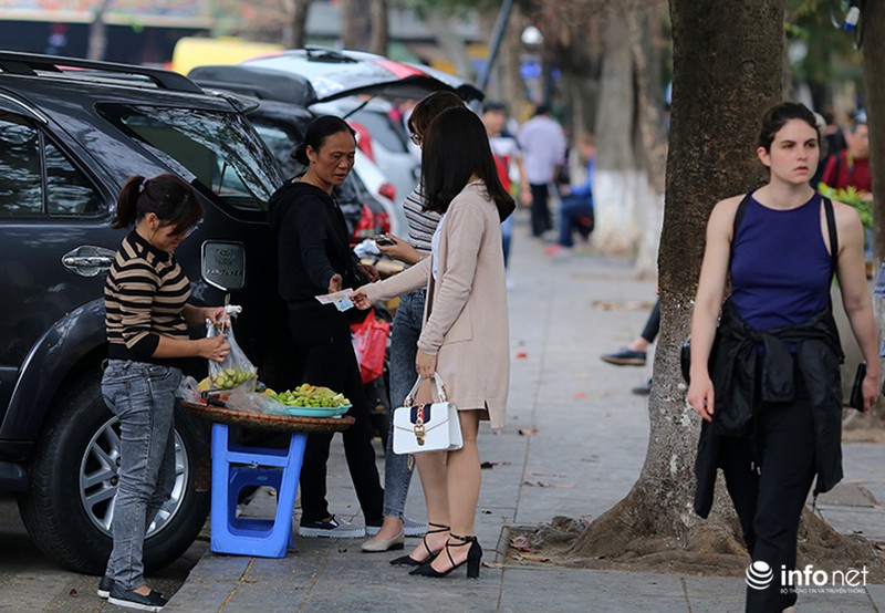 14 đối tượng cụ thể lấn chiếm vỉa hè bị Chủ tịch Nguyễn Đức Chung