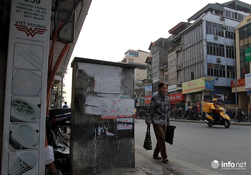 Hà Nội: Bất lực nhìn cảnh người đi bộ