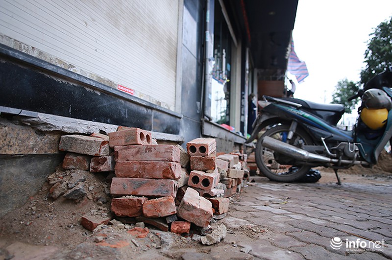 Hà Nội: Người dân lặng lẽ xây tam cấp